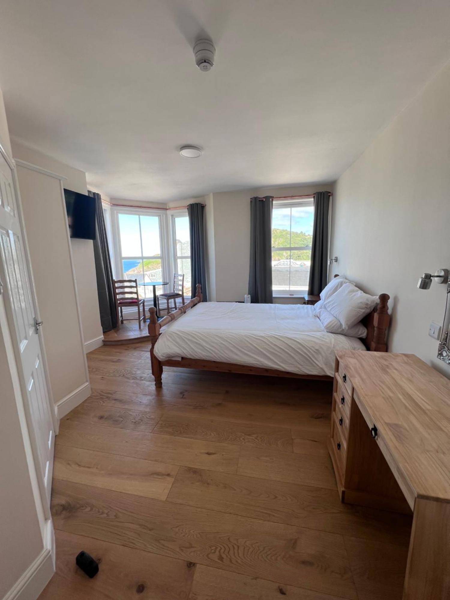 일프러컴 The Harbour Lights B&B 외부 사진