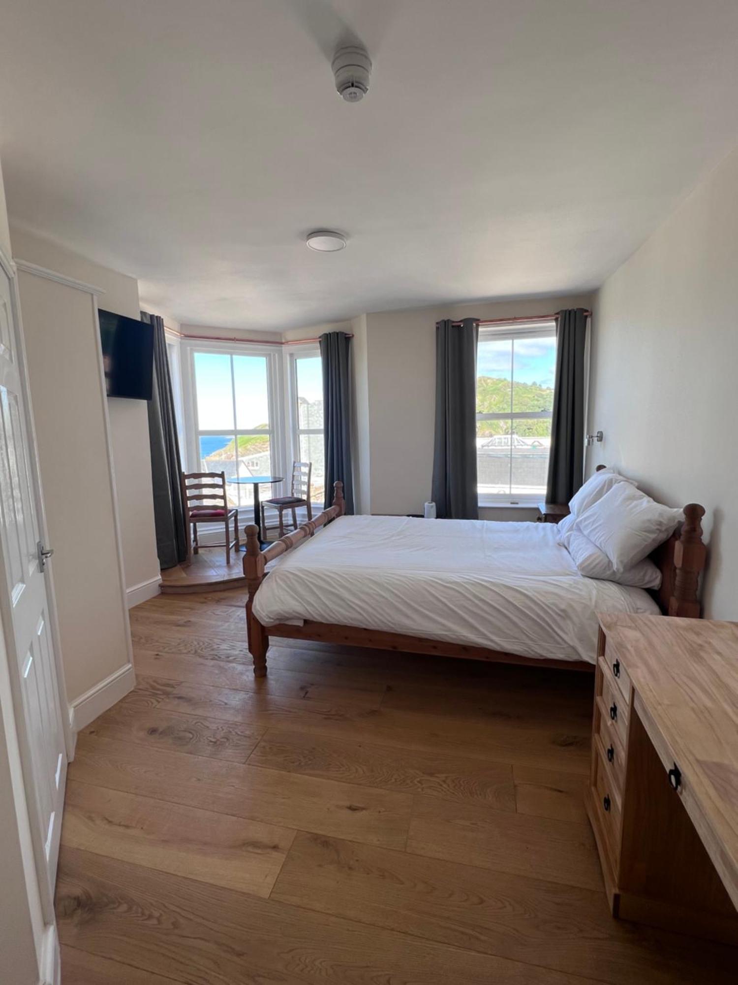일프러컴 The Harbour Lights B&B 외부 사진